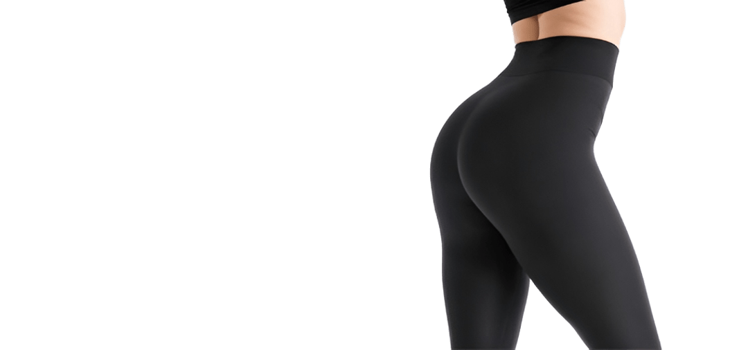 Modelo usando leggin negro Luxury Fashion Boutique